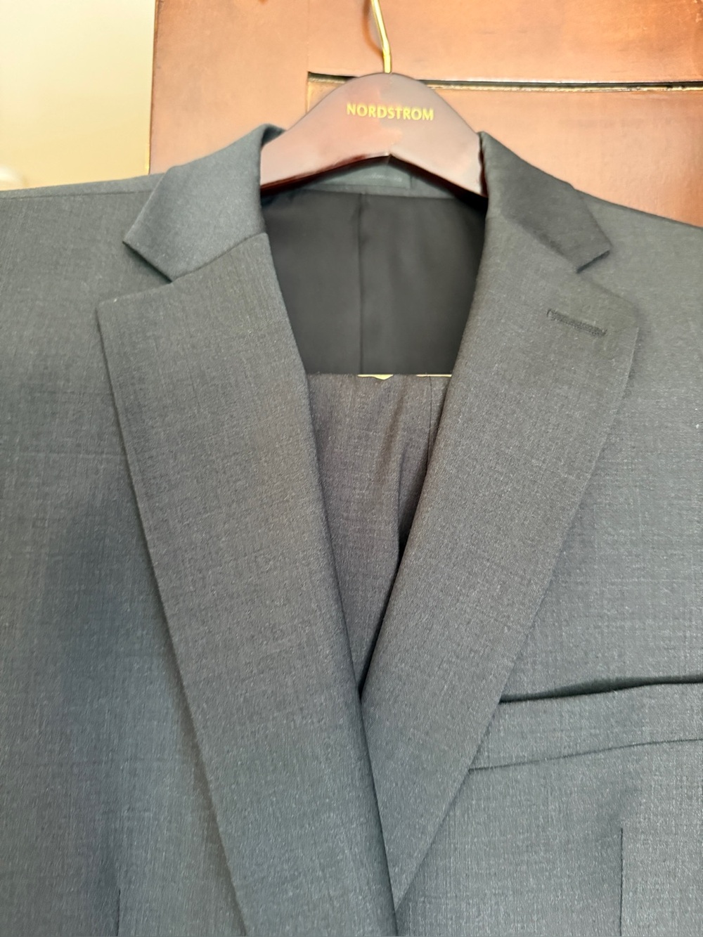 Calvin Klein Men's Charcoal Gray 2 piece Suit!
